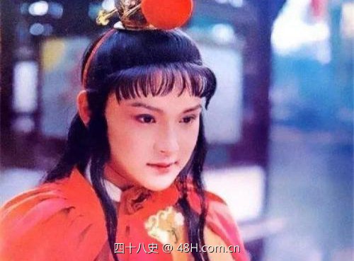 嫁给贾宝玉的那个美人，不是林黛玉也不是薛宝钗更不是史湘云
