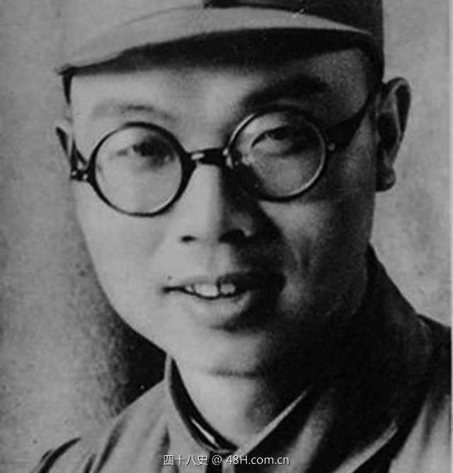 他是林彪的同学，地位在林彪之上为了不连累战士而自杀
